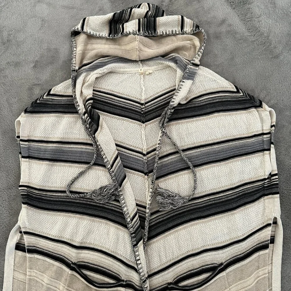 Moth Anthropologie Hooded Poncho Cardigan Sweater Fringe XS/Small